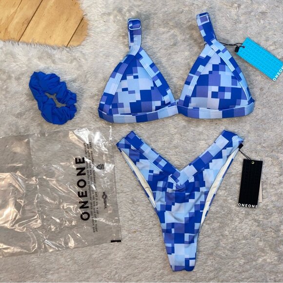 NWT OneOne Swimwear Bikini SET Blue Pixel Plunge Pattern Kameron Jesse Small NEW - Picture 3 of 3